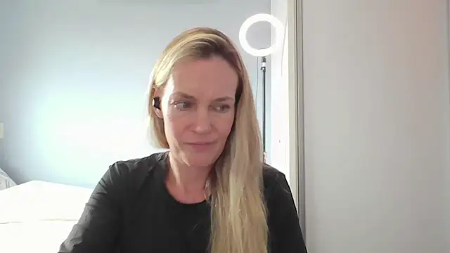 Annylove1 online show from February 2026 04:51:01 PM