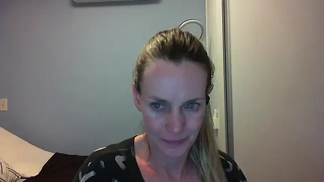 Annylove1 online show from November 2025 12:36:02 AM