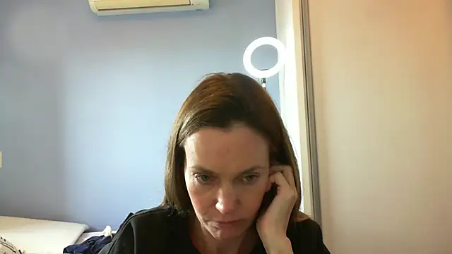 Annylove1 online show from November 2025 03:59:01 PM