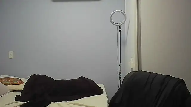 Snapshot of Annylove1 chatting on June 2026 12:33:02 AM Annylove1 online show from June 2026 12:33:02 AM