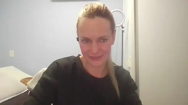 Snapshot of Annylove1 chatting on July 2026 12:33:02 AM Annylove1 online show from July 2026 12:33:02 AM