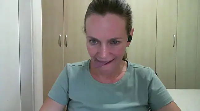 Annylove1 online show from March 2025 10:28:02 PM