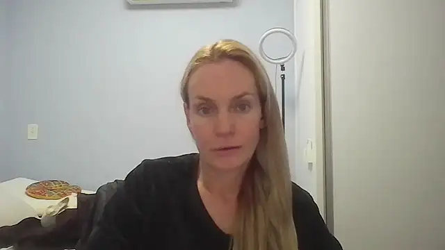Snapshot of Annylove1 chatting on May 2026 12:17:01 AM Annylove1 online show from May 2026 12:17:01 AM