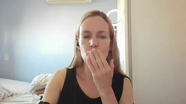 Annylove1 online show from February 2026 10:45:02 AM