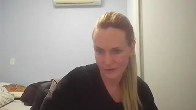 Snapshot of Annylove1 chatting on July 2026 12:22:02 AM Annylove1 online show from July 2026 12:22:02 AM