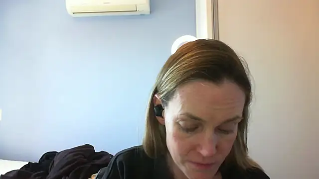 Annylove1 online show from October 2025 04:17:01 PM