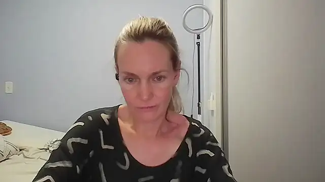 Annylove1 online show from February 2026 12:19:02 AM