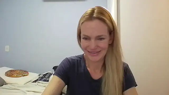 Annylove1 online show from March 2026 12:26:01 PM