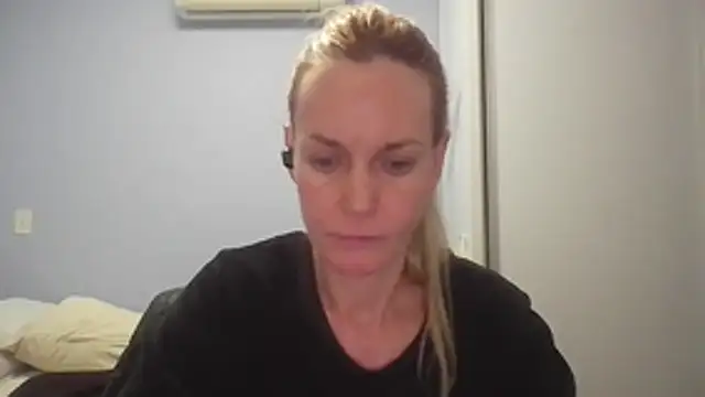Snapshot of Annylove1 chatting on May 2026 12:54:01 AM Annylove1 online show from May 2026 12:54:01 AM