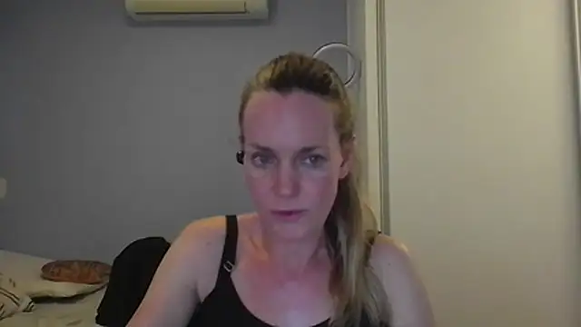 Annylove1 online show from December 2025 12:23:01 AM