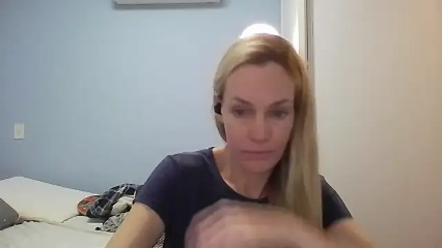 Annylove1 online show from March 2026 12:38:01 PM