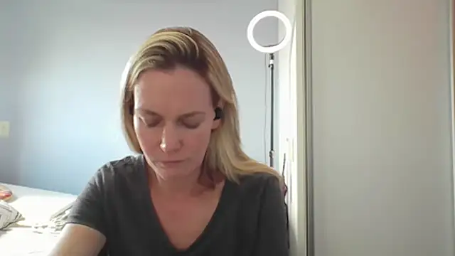 Annylove1 online show from February 2026 04:51:02 PM