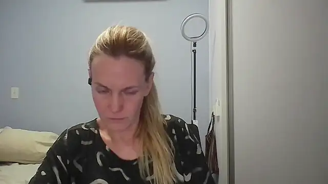 Annylove1 online show from March 2026 12:23:02 AM