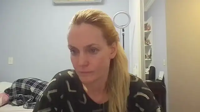 Snapshot of Annylove1 chatting on May 2026 12:03:01 AM Annylove1 online show from May 2026 12:03:01 AM
