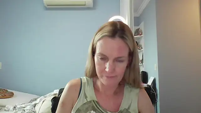 Annylove1 online show from February 2026 04:49:02 PM