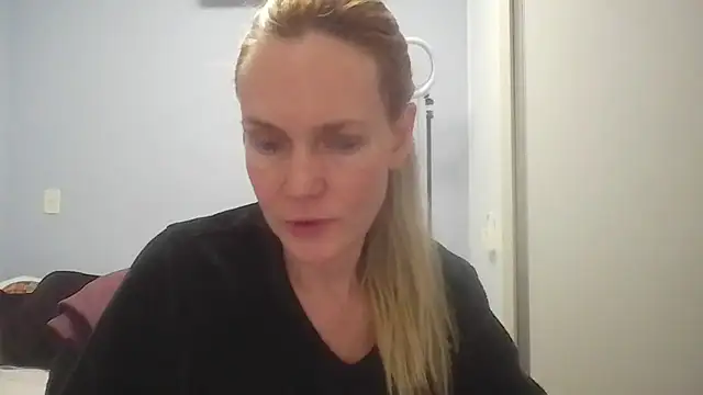 Snapshot of Annylove1 chatting on June 2026 12:38:01 AM Annylove1 online show from June 2026 12:38:01 AM