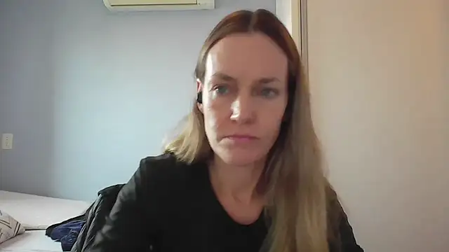 Annylove1 online show from November 2025 10:52:01 AM