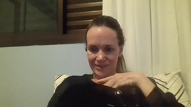 Annylove1 online show from October 2025 12:06:01 AM