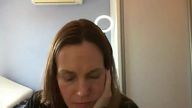 Annylove1 online show from October 2025 05:12:02 PM