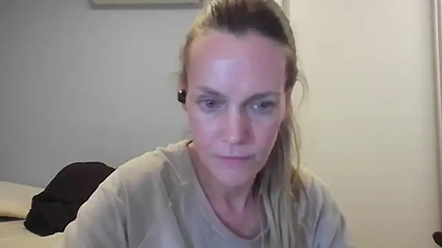 Annylove1 online show from November 2025 12:10:02 AM