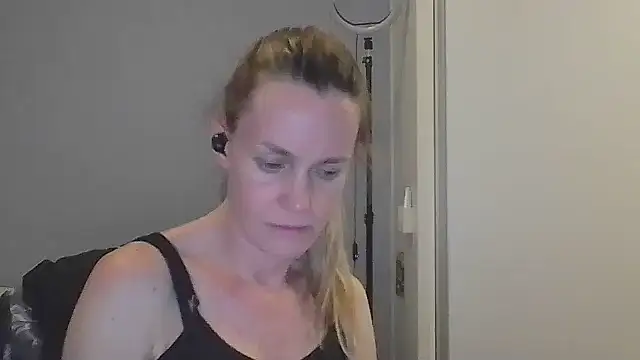 Annylove1 online show from December 2025 12:21:02 AM