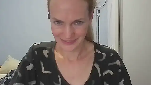 Annylove1 online show from March 2026 12:31:02 AM