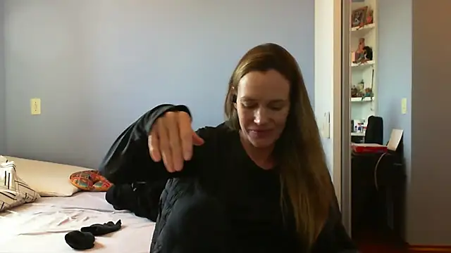 Annylove1 online show from September 2025 03:48:02 PM