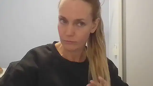 Snapshot of Annylove1 chatting on June 2026 11:53:02 PM Annylove1 online show from June 2026 11:53:02 PM