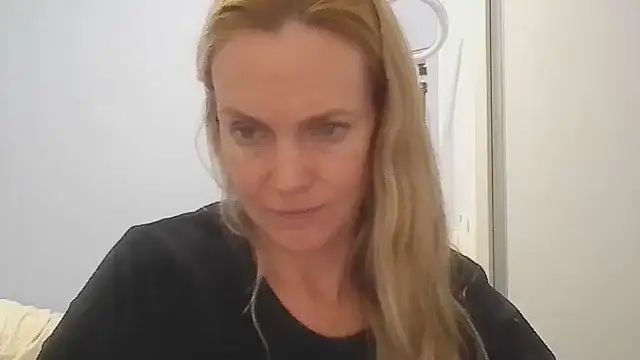 Snapshot of Annylove1 chatting on May 2026 12:08:01 AM Annylove1 online show from May 2026 12:08:01 AM