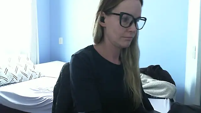 Annylove1 online show from September 2025 05:46:01 PM
