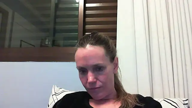 Annylove1 online show from September 2025 12:44:01 AM