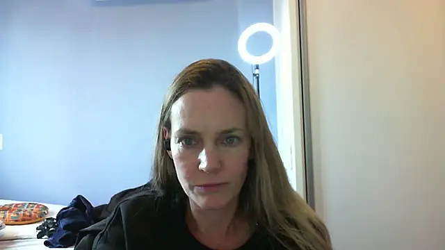 Annylove1 online show from October 2025 04:25:02 PM