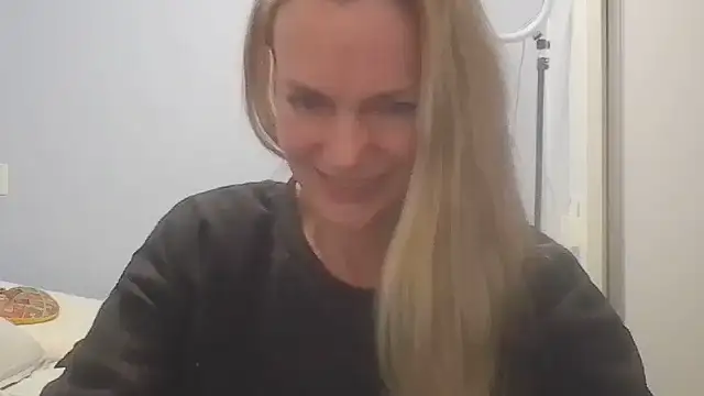 Snapshot of Annylove1 chatting on July 2026 12:32:01 AM Annylove1 online show from July 2026 12:32:01 AM