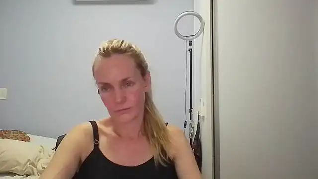 Annylove1 online show from February 2026 12:09:02 AM