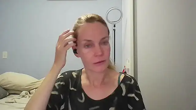 Annylove1 online show from March 2026 12:22:01 AM