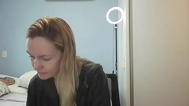 Annylove1 online show from March 2026 10:52:02 AM