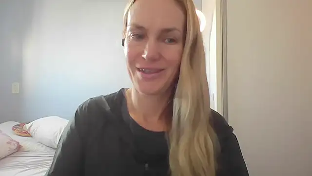 Snapshot of Annylove1 chatting on May 2026 12:19:01 PM Annylove1 online show from May 2026 12:19:01 PM
