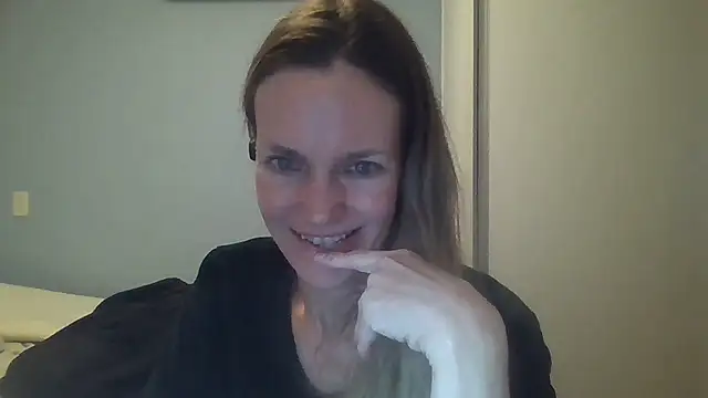 Annylove1 online show from October 2025 12:32:02 AM