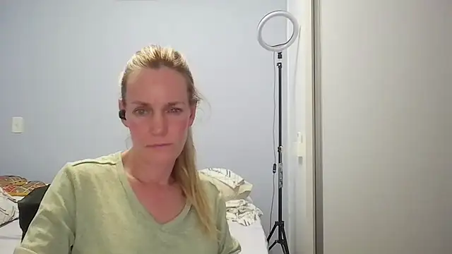 Annylove1 online show from March 2026 12:27:01 AM