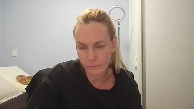 Snapshot of Annylove1 chatting on June 2026 12:38:02 AM Annylove1 online show from June 2026 12:38:02 AM