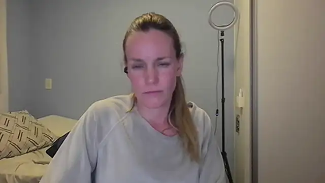 Annylove1 online show from November 2025 12:11:02 AM