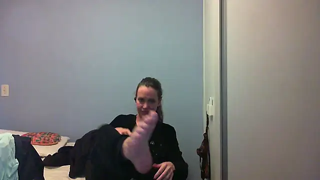 Annylove1 online show from October 2025 12:22:02 AM