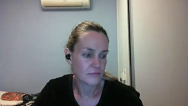 Annylove1 online show from September 2025 12:00:02 AM