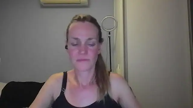 Annylove1 online show from December 2025 12:11:02 AM