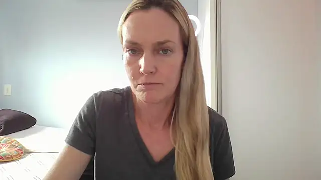 Annylove1 online show from February 2026 04:46:02 PM