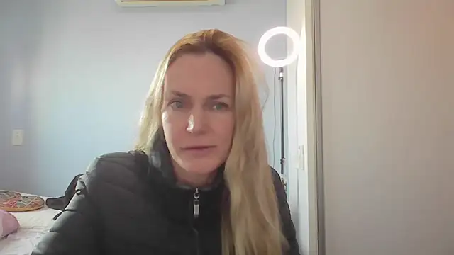 Snapshot of Annylove1 chatting on May 2026 12:24:01 PM Annylove1 online show from May 2026 12:24:01 PM
