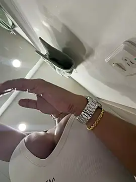 Snapshot of KalaBeckett_ chatting on April 2026 10:49:02 AM KalaBeckett online show from April 2026 10:49:02 AM