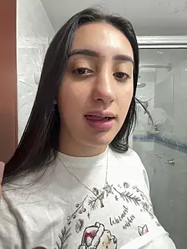 Snapshot of Hannahoff chatting on November 2025 07:24:02 PM Hannahoff online show from November 2025 07:24:02 PM