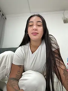 Hannahoff online show from March 2026 04:18:02 AM