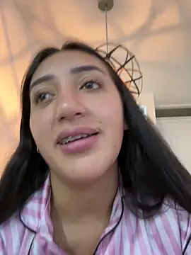 Snapshot of Hannahoff chatting on February 2025 05:40:01 AM Hannahoff online show from February 2025 05:40:01 AM